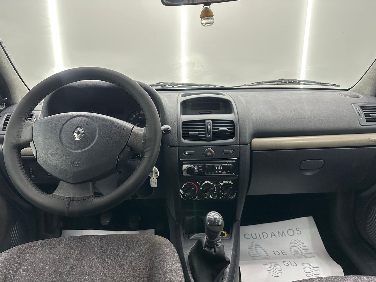 Renault Clio Yahoo! 1.2 16v 75 5p 202.000Km - Foto 2 