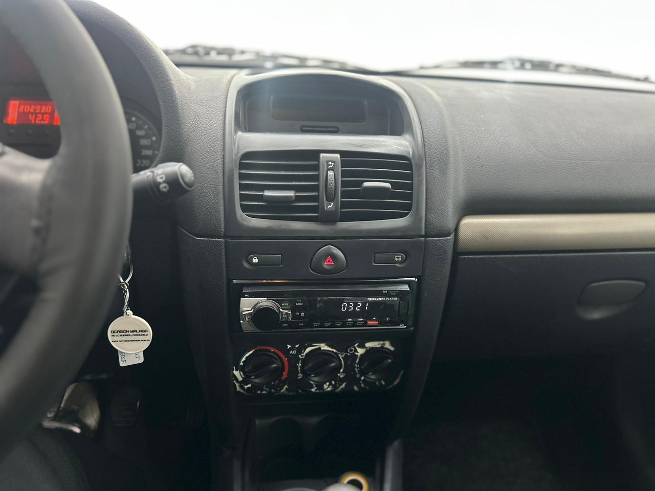 Renault Clio Yahoo! 1.2 16v 75 5p 202.000Km - Foto 2 