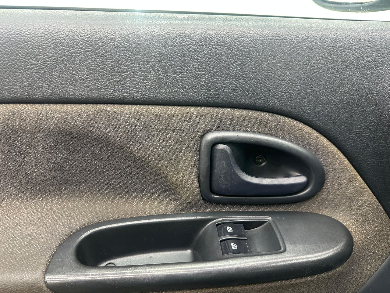 Renault Clio Yahoo! 1.2 16v 75 5p 202.000Km - Foto 2 