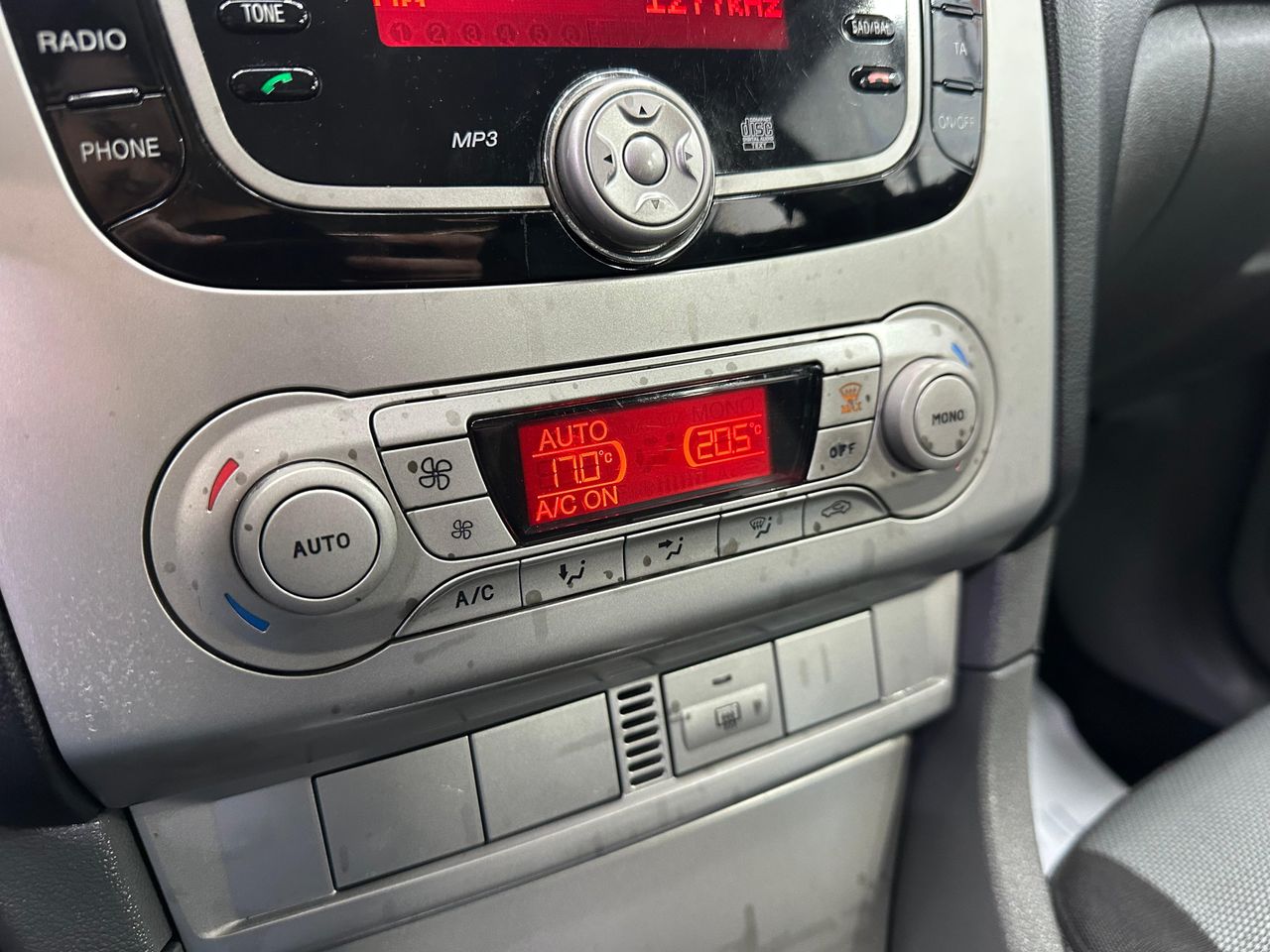 Ford Focus 1.6 TDCi 109 Trend Sedan 189.000Km - Foto 2 