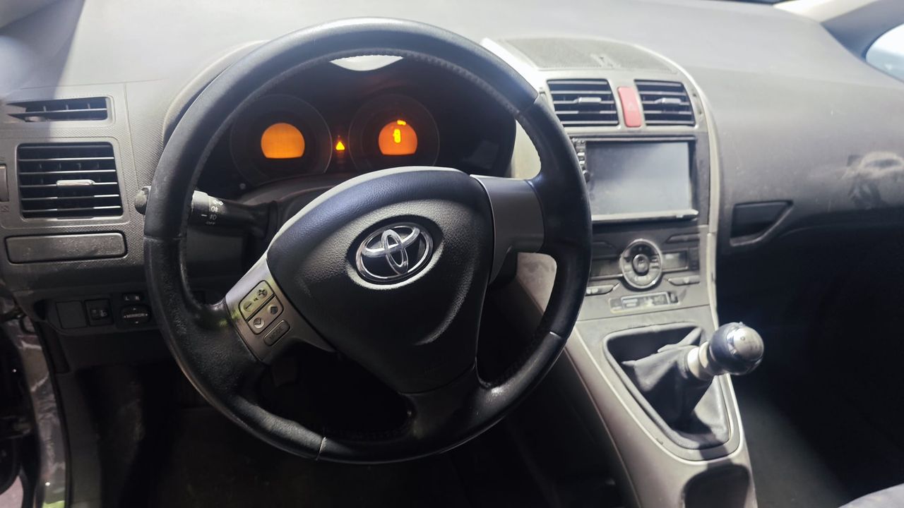 Toyota Auris 2.0 D-4D Sol Único propietario  - 273.000Km - Foto 2 