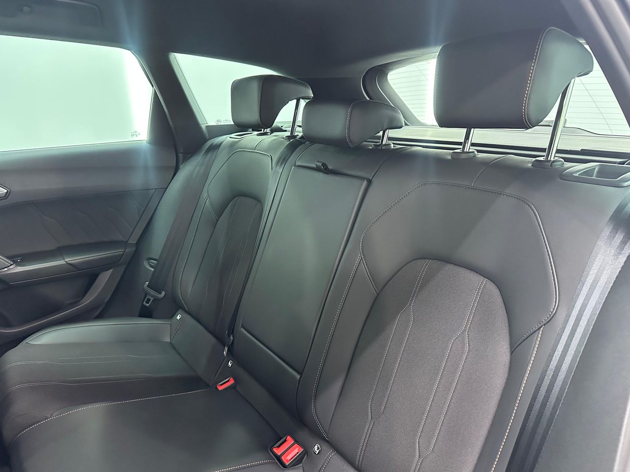 Cupra León SP 1.5 eTSI 110kW (150CV) DSG Tech Ed Nacional  - 34.600Km - Foto 2 