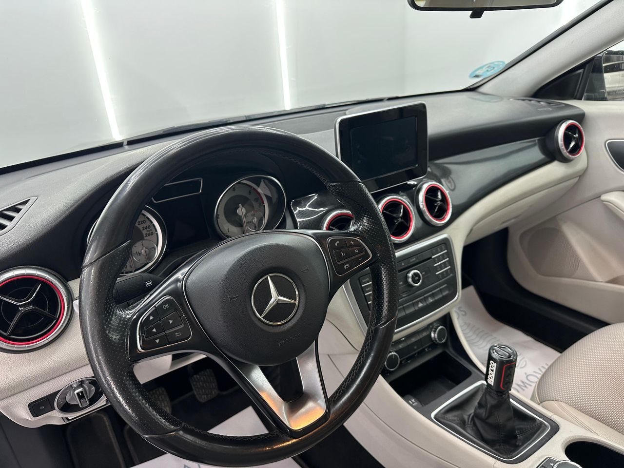 Mercedes Clase CLA CLA 200 CDI AMG Line Nacional 136Cv - 2 años Garantia - Foto 2 