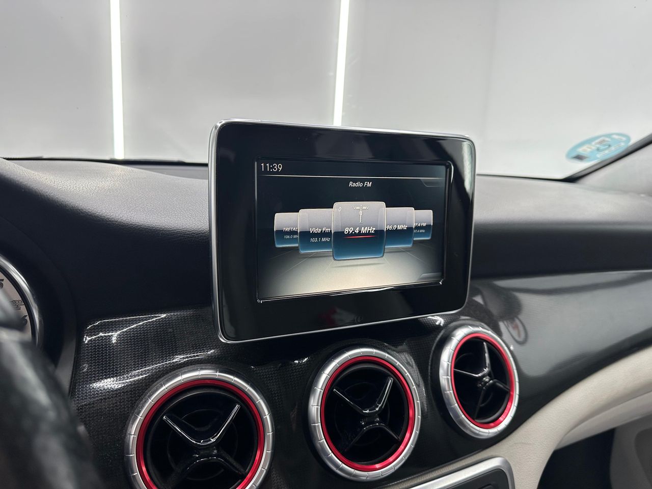 Mercedes Clase CLA CLA 200 CDI AMG Line Nacional 136Cv - 2 años Garantia - Foto 2 