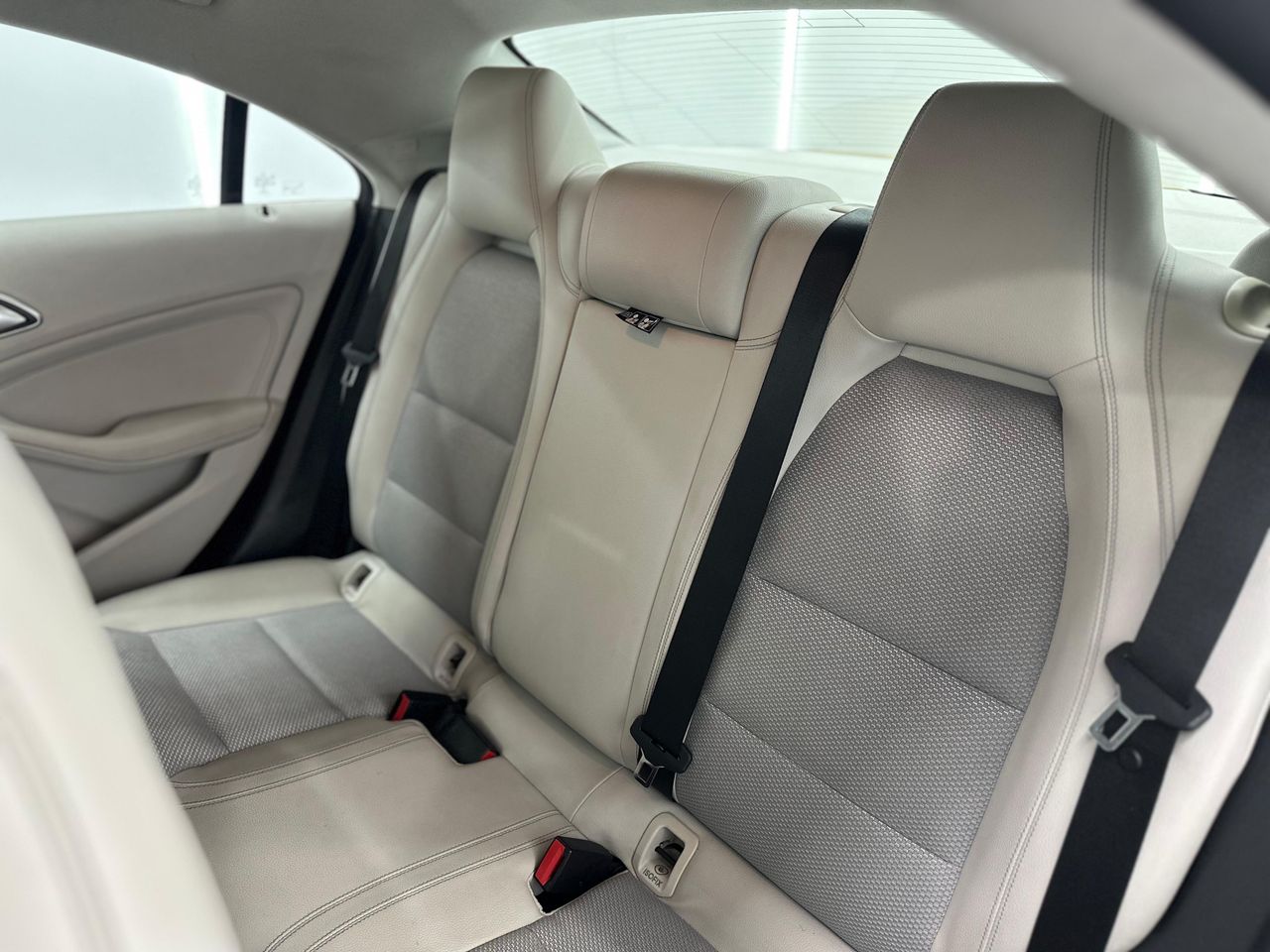 Mercedes Clase CLA CLA 200 CDI AMG Line Nacional 136Cv - 2 años Garantia - Foto 2 