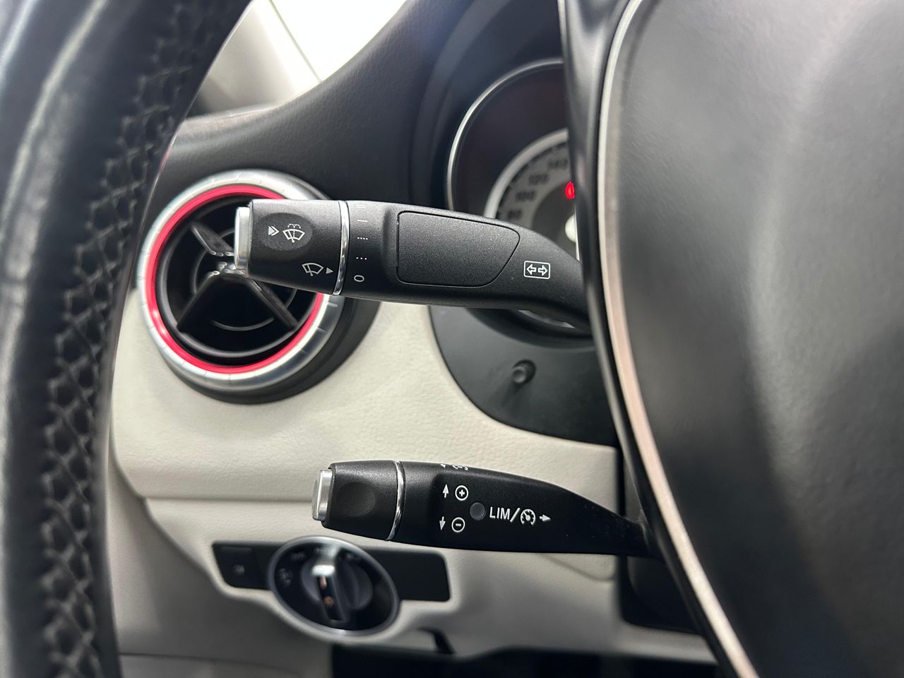 Mercedes Clase CLA CLA 200 CDI AMG Line Nacional 136Cv - 2 años Garantia - Foto 2 