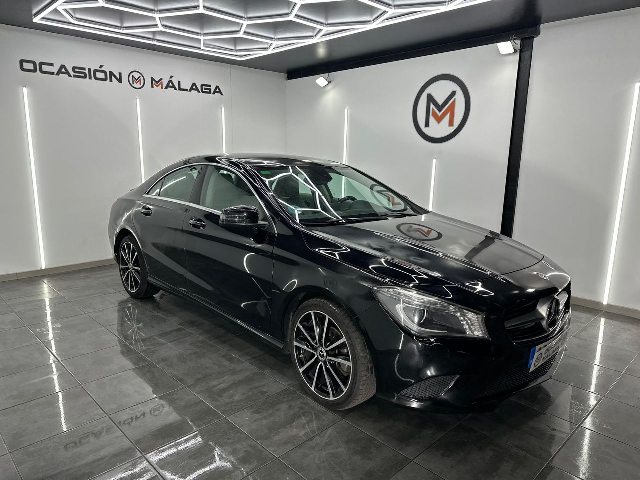 Mercedes Clase CLA CLA 200 CDI AMG Line Nacional 136Cv - 2 años Garantia - Foto 2 