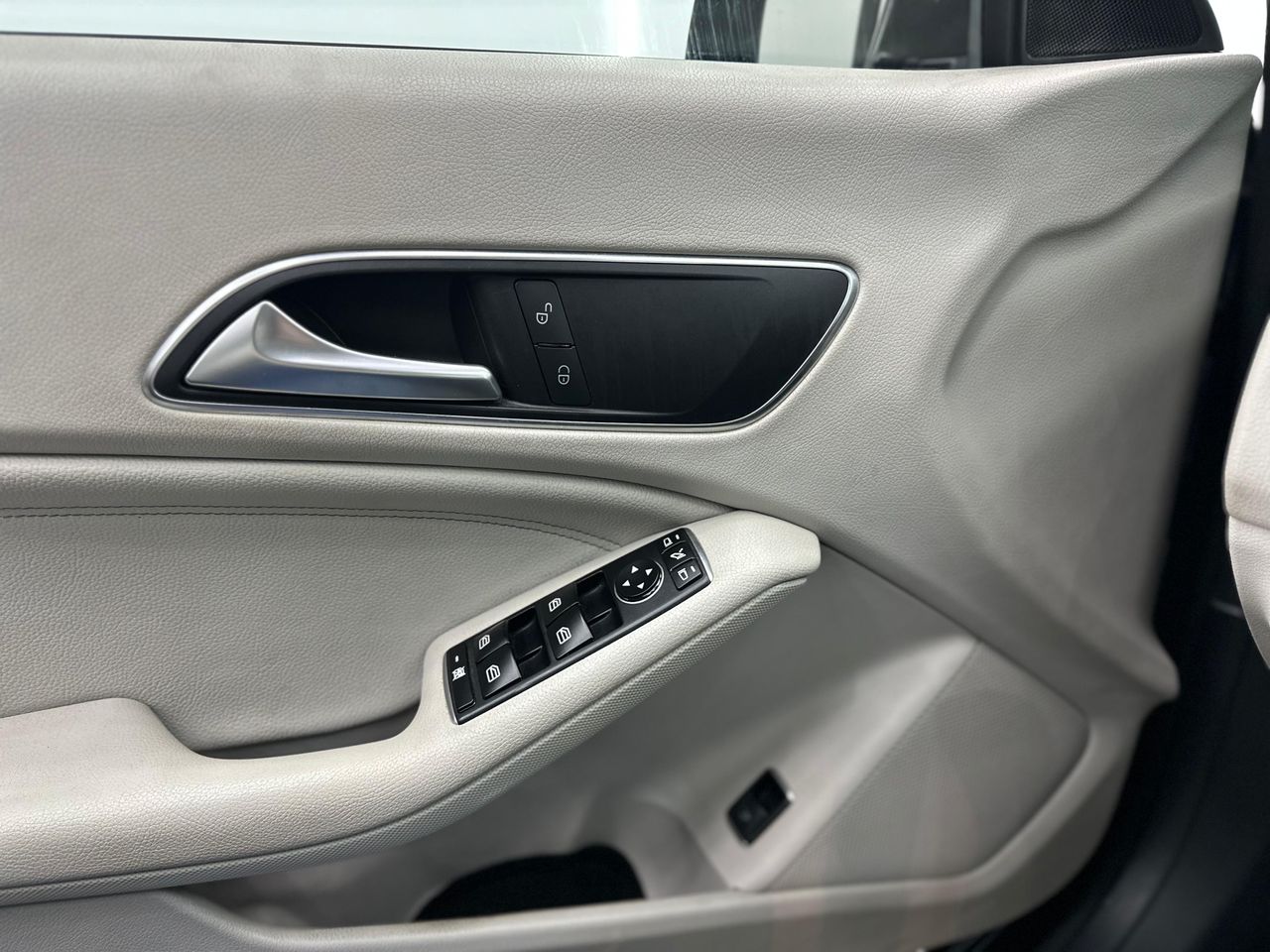 Mercedes Clase CLA CLA 200 CDI AMG Line Nacional 136Cv - 2 años Garantia - Foto 2 