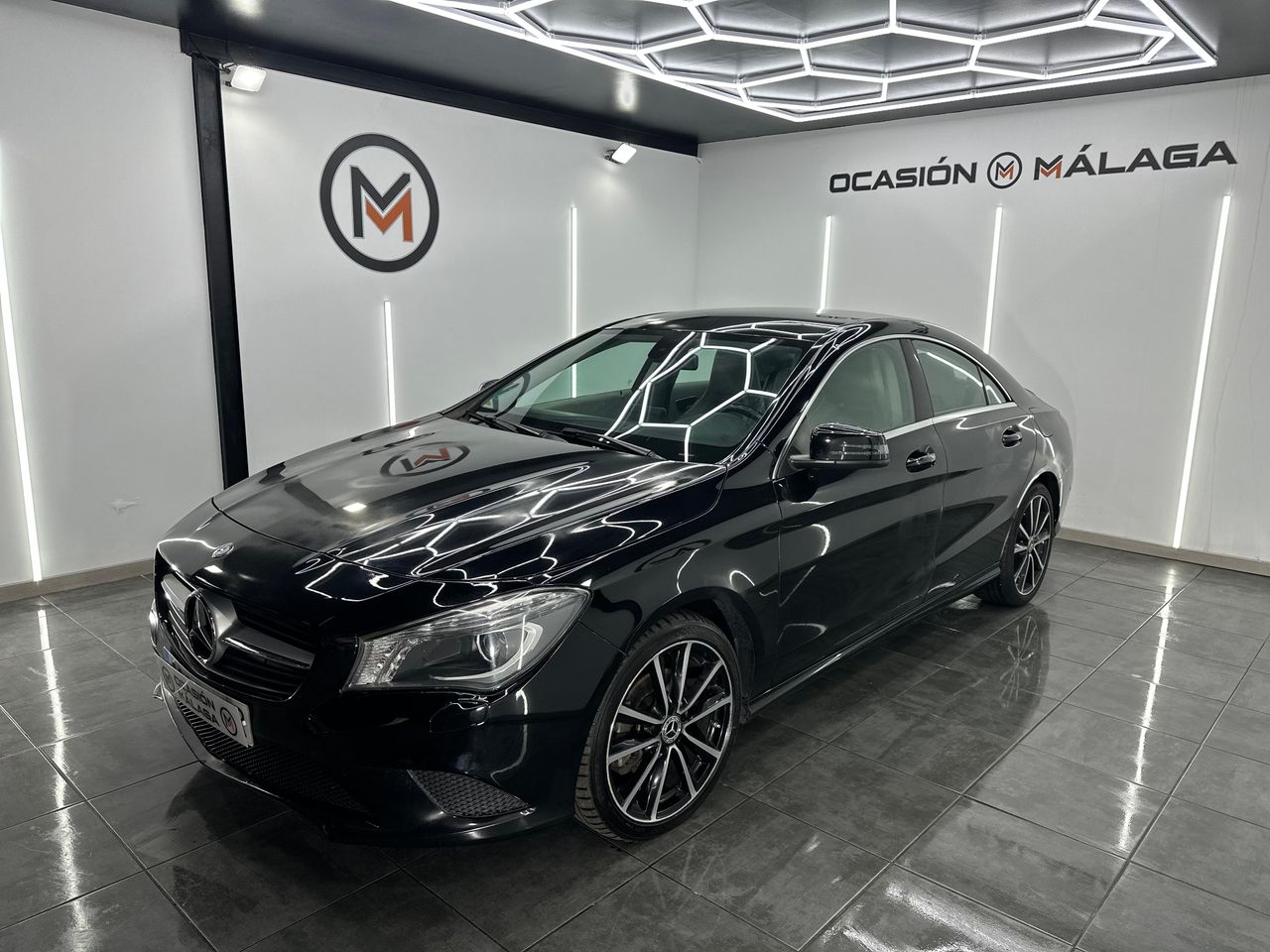Mercedes Clase CLA CLA 200 CDI AMG Line Nacional 136Cv - 2 años Garantia - Foto 2 
