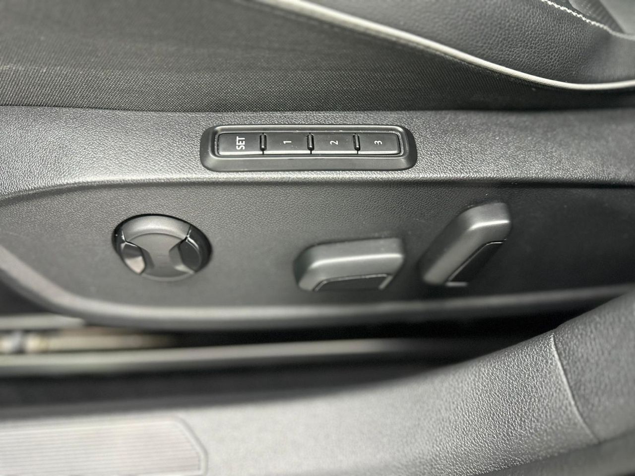 Volkswagen Golf GTD 2.0 TDI (200CV) DSG HISTORIAL  - 92.000KM - Foto 2 