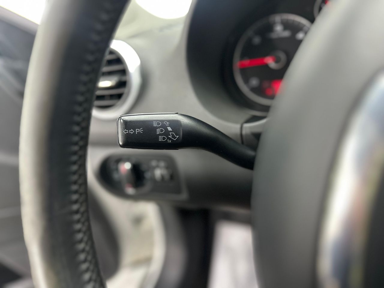 Audi A3 1.6 TDI 105cv Attraction Nacional - 172.000Km - Foto 2 