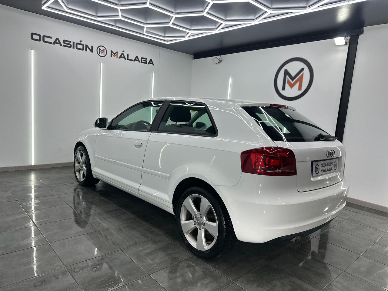 Audi A3 1.6 TDI 105cv Attraction Nacional - 172.000Km - Foto 2 