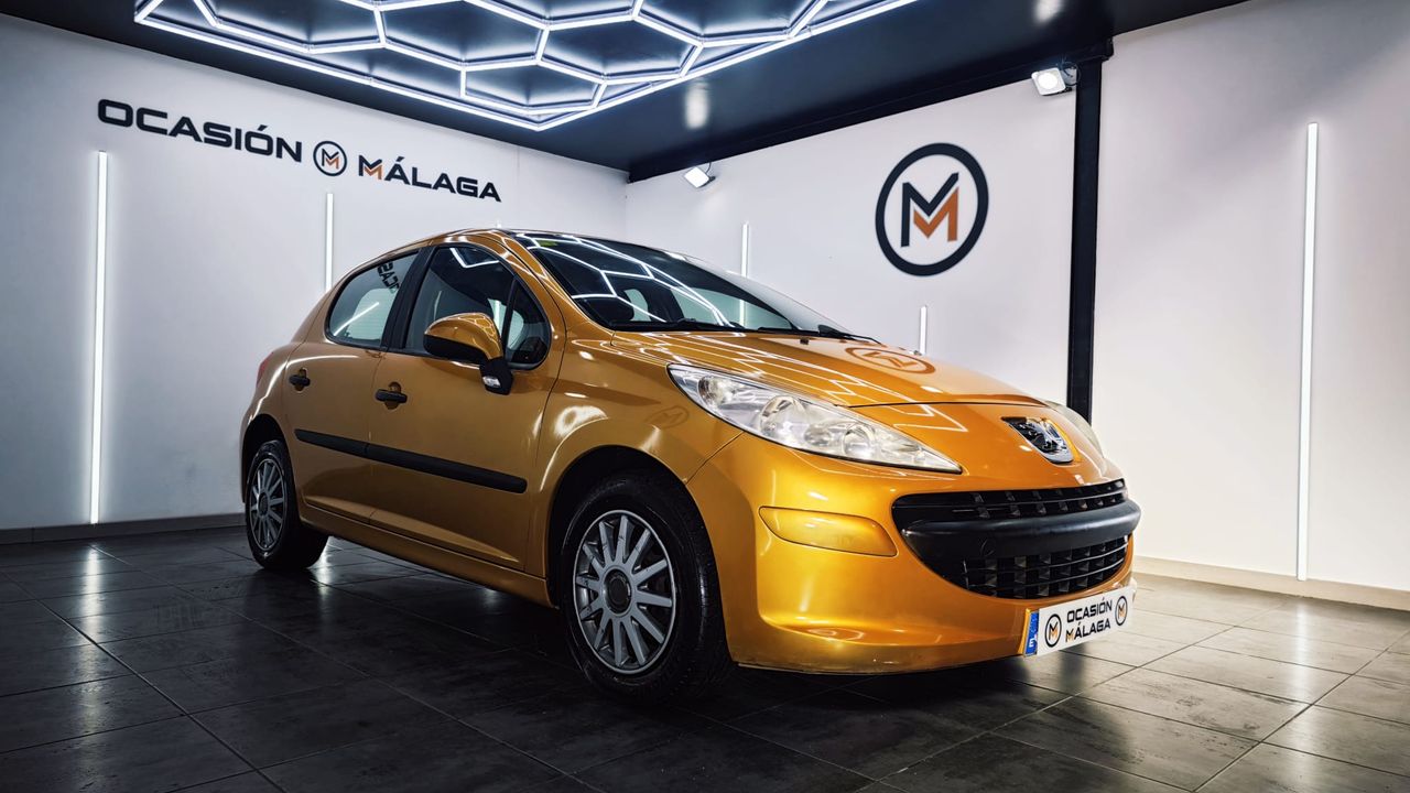 Peugeot 207 Confort 1.4 75Cv Nacional  - 96500Km - Foto 2 