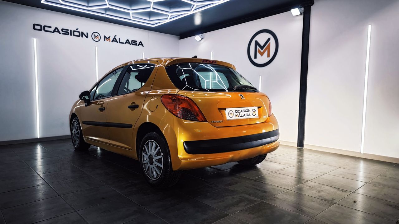 Peugeot 207 Confort 1.4 75Cv Nacional  - 96500Km - Foto 2 