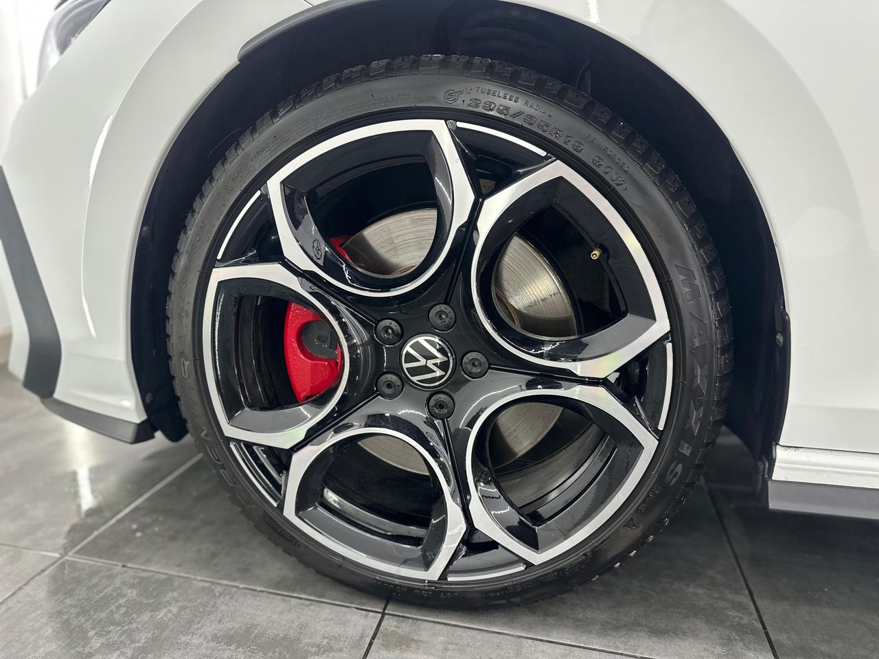 Volkswagen Golf GTI 2.0 TSI 195kW (265CV) DSG - 22400Km - Foto 2 