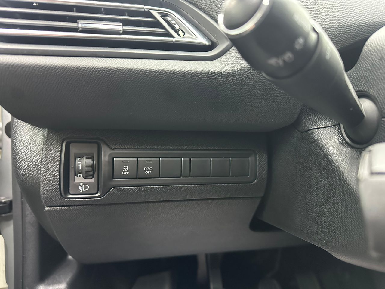 Peugeot 308 Nuevo 308 SW Active 1.6 e-HDI 115 - Foto 2 