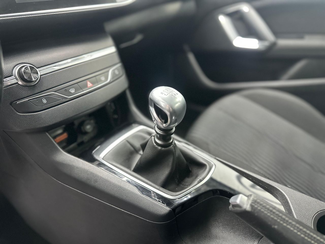 Peugeot 308 Nuevo 308 SW Active 1.6 e-HDI 115 - Foto 2 