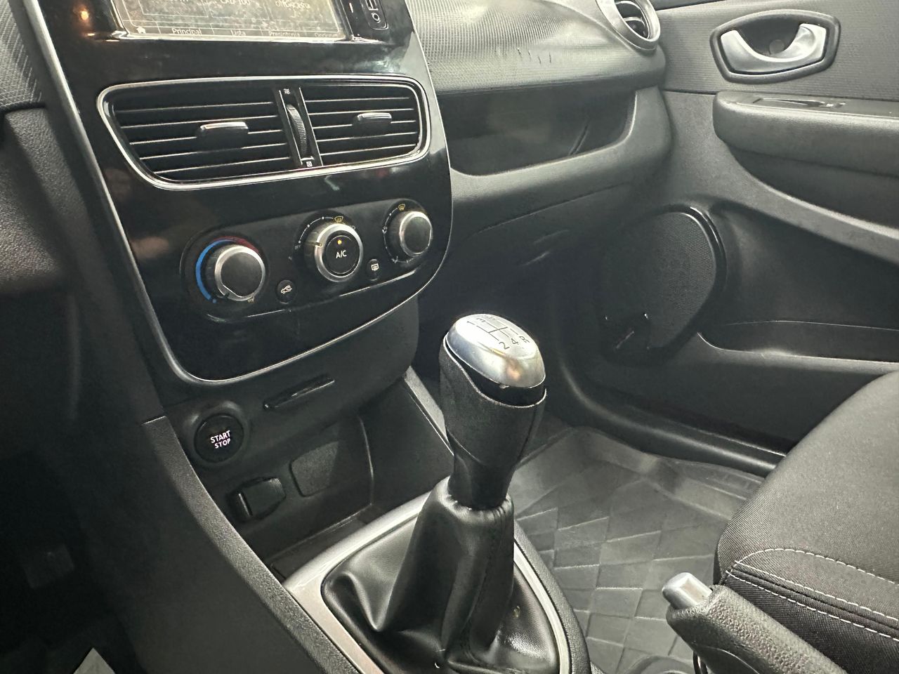 Renault Clio Limited Energy TCe 66kW (90CV) 2018 Nacional - 96.000Km - Foto 2 