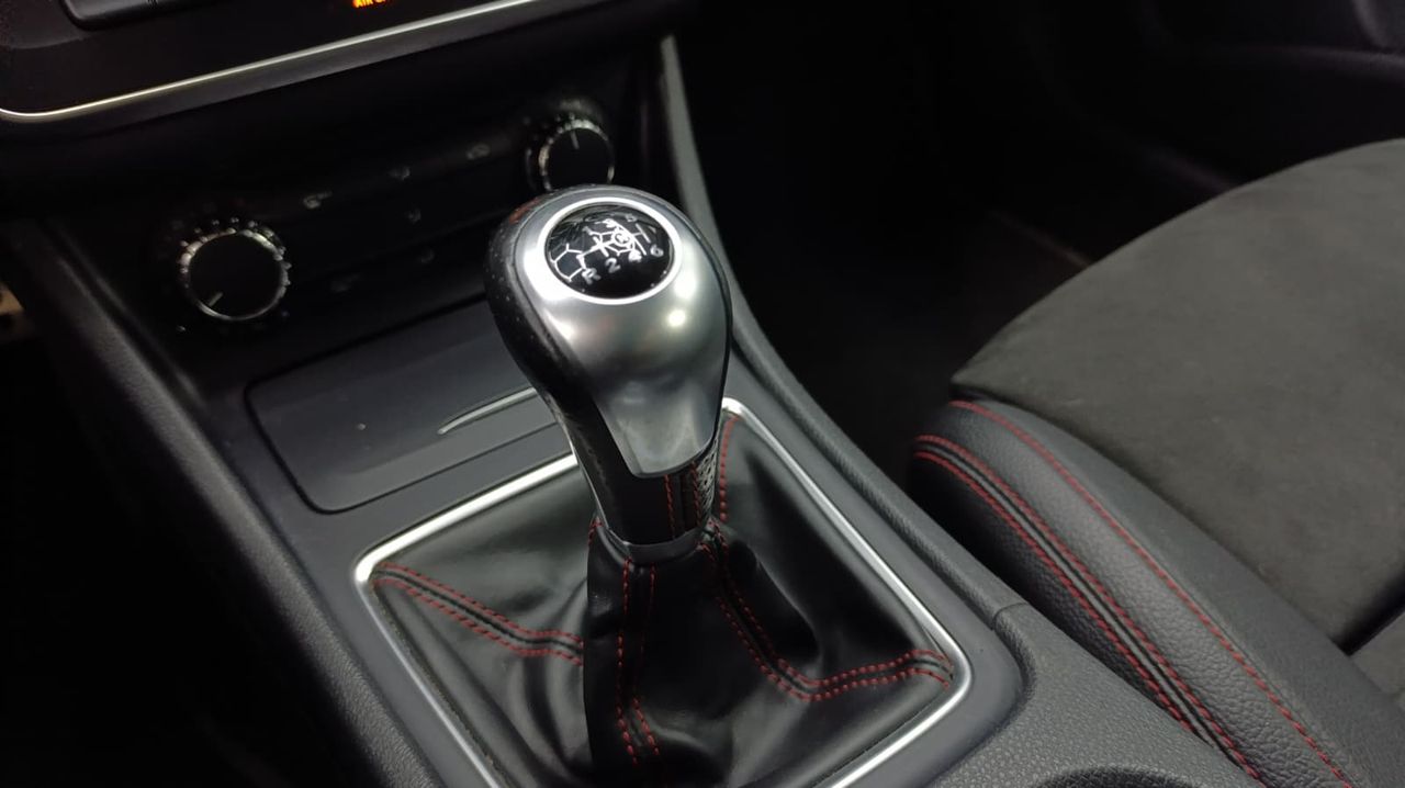 Mercedes Clase GLA GLA 180 AMG Line Nacional UNICO PROPIETARIO - 172.000Km - Foto 2 