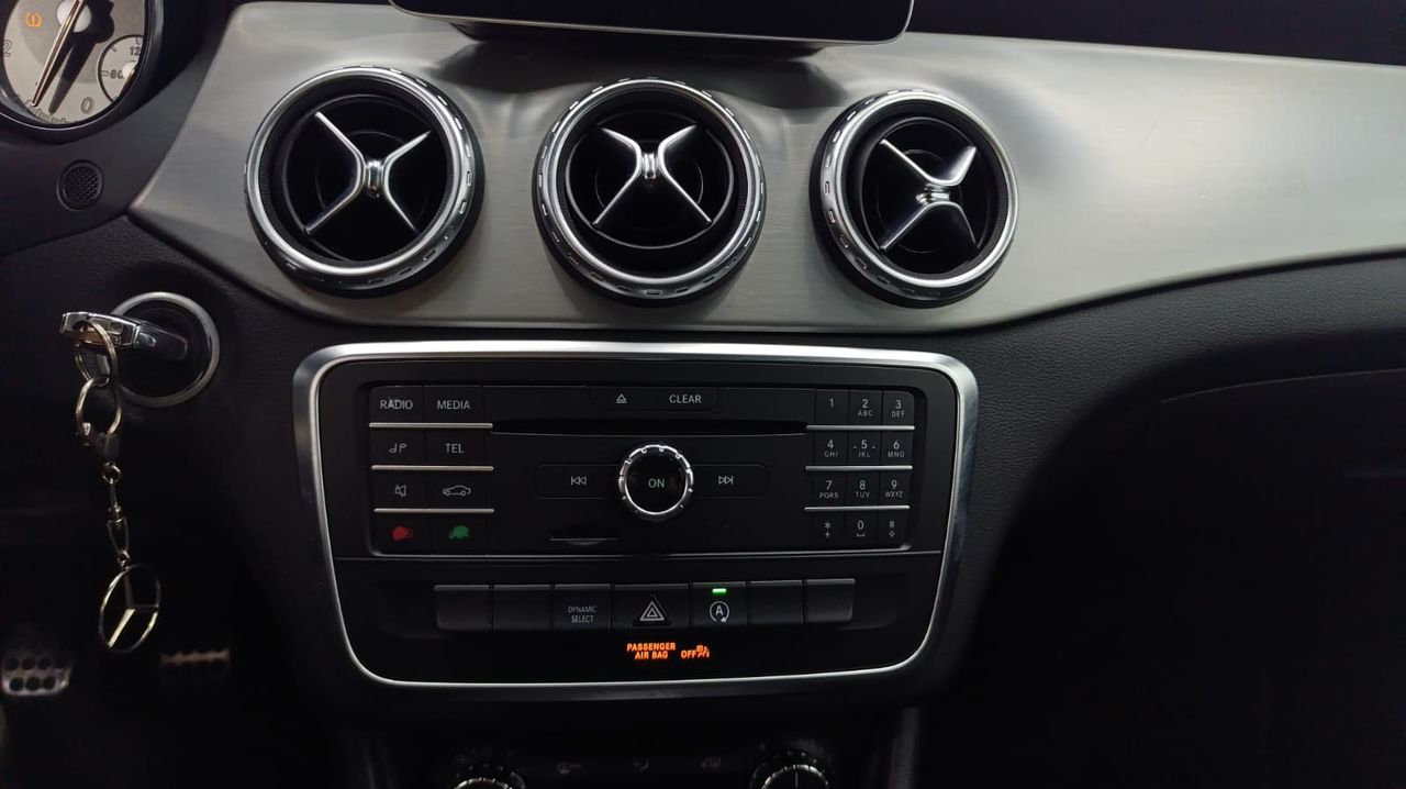 Mercedes Clase GLA GLA 180 AMG Line Nacional UNICO PROPIETARIO - 172.000Km - Foto 2 