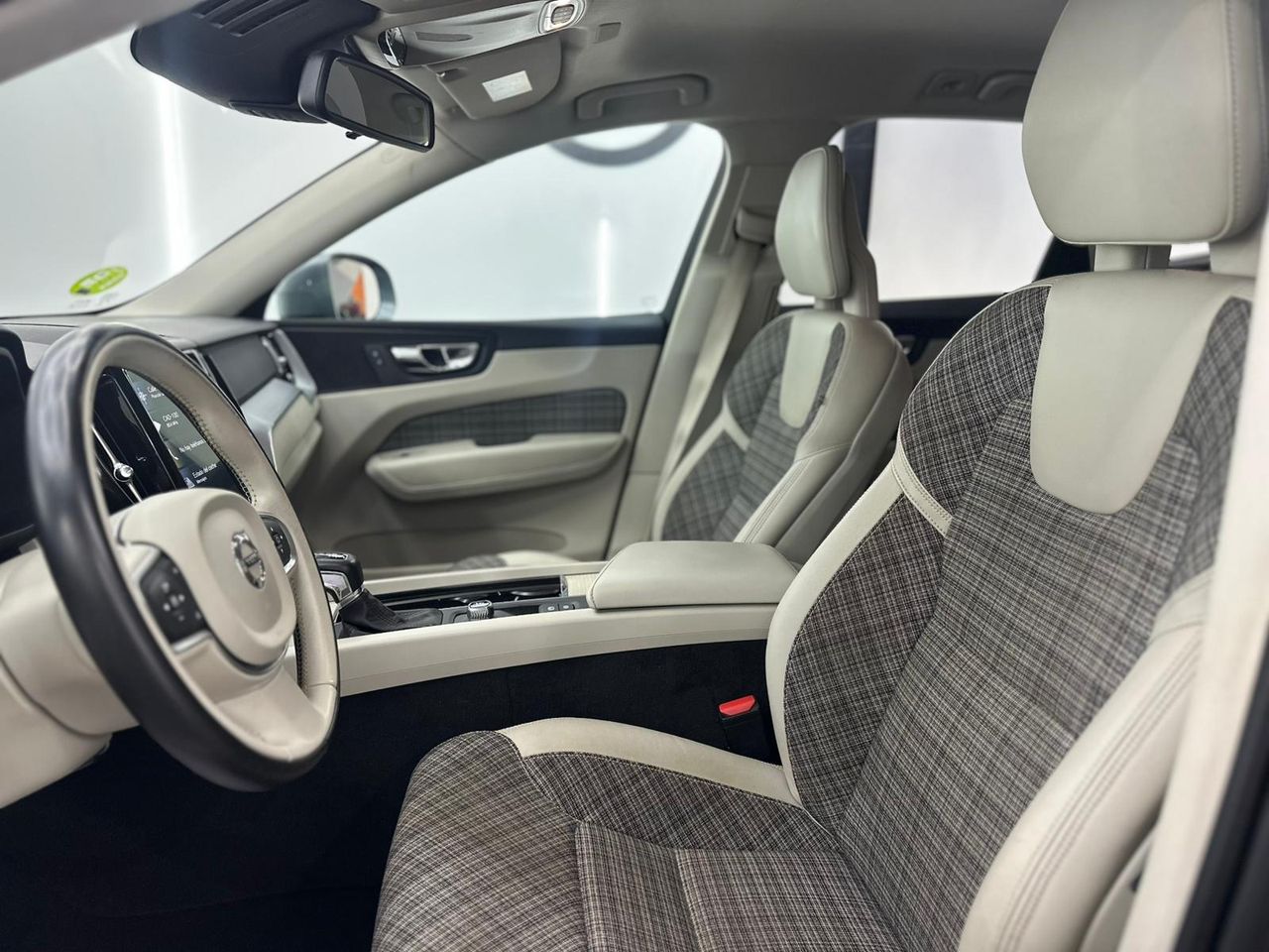 Volvo XC60 2.0 D4 AWD Momentum Auto - Foto 2 