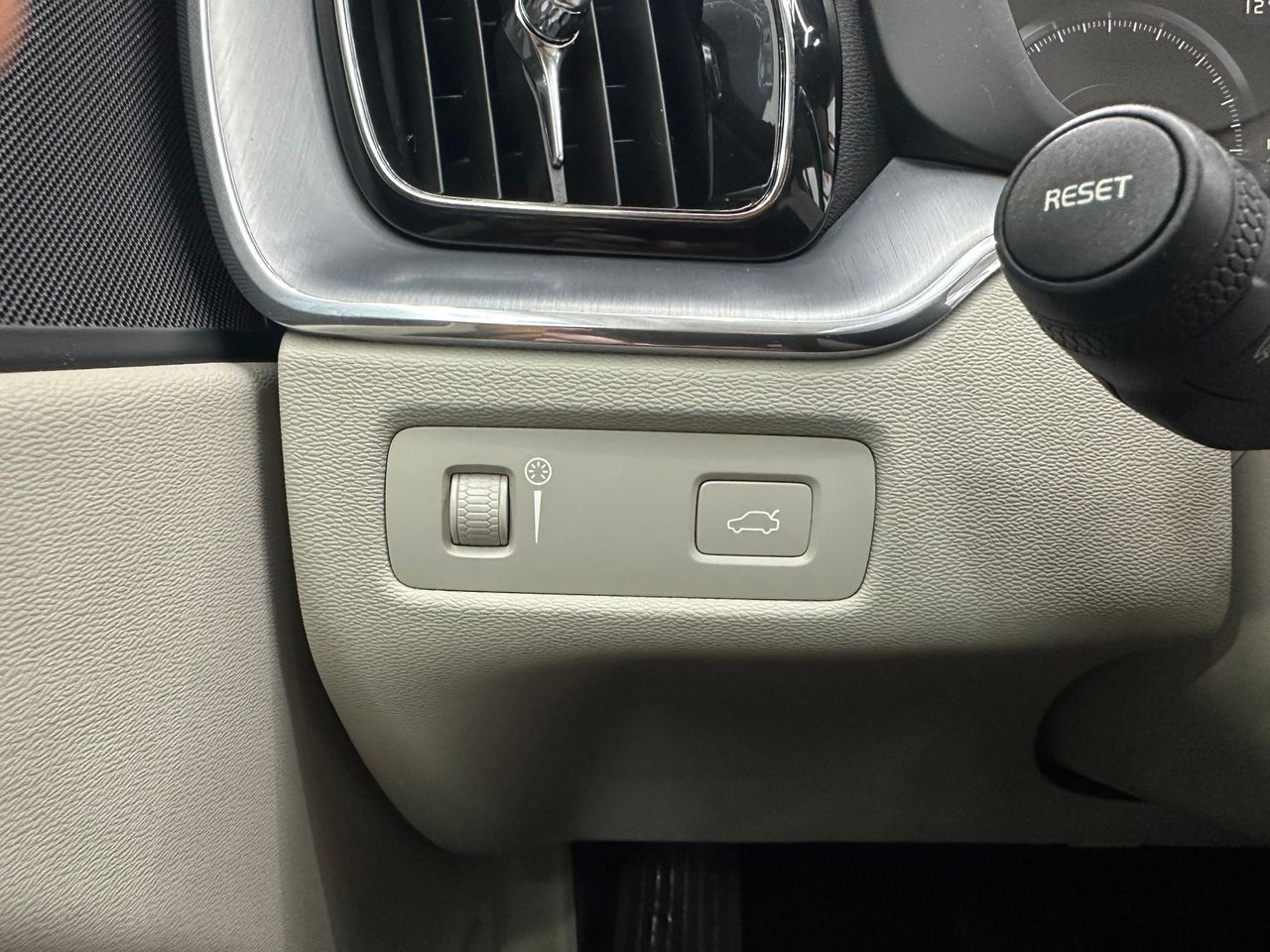 Volvo XC60 2.0 D4 AWD Momentum Auto - Foto 2 