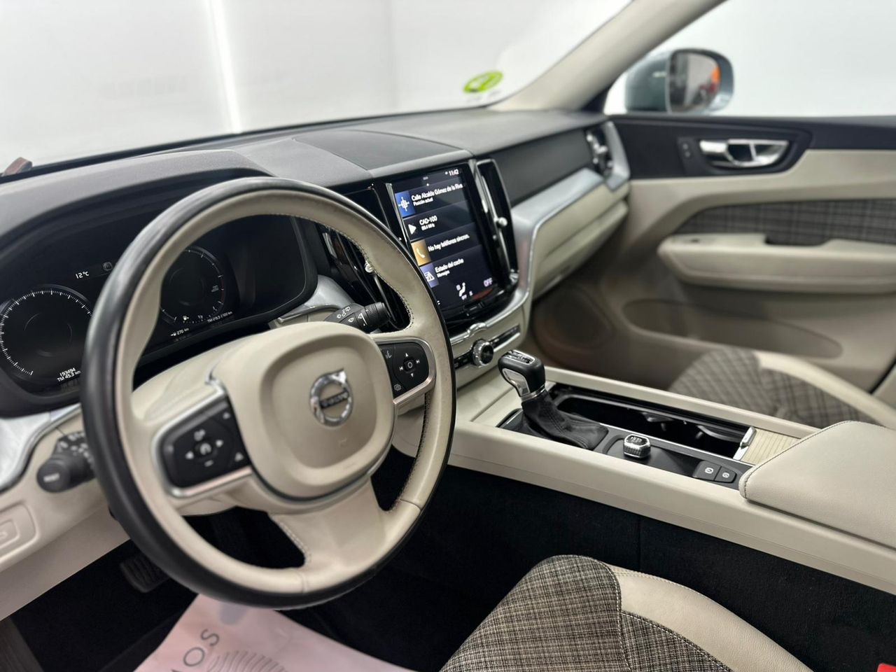 Volvo XC60 2.0 D4 AWD Momentum Auto - Foto 2 