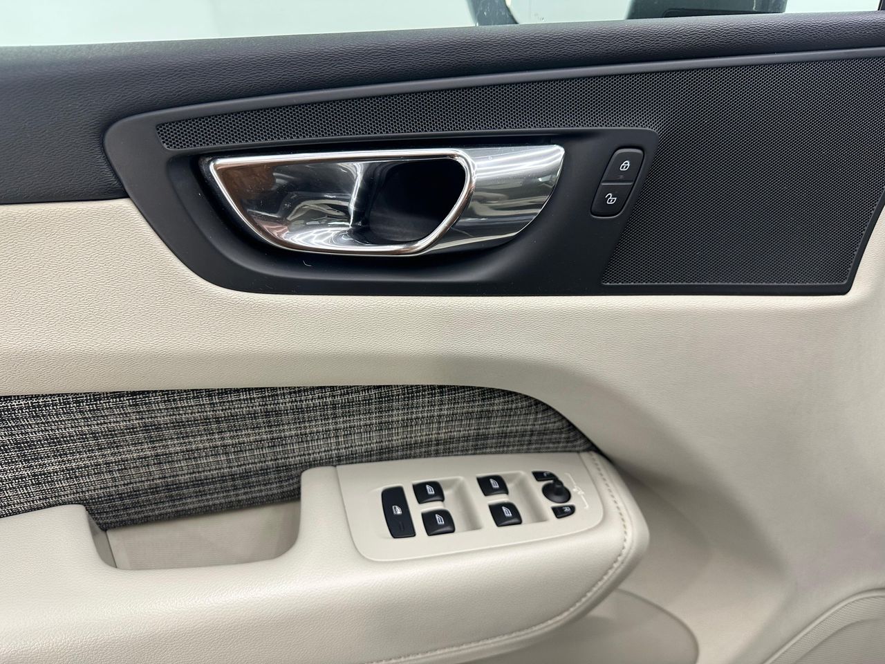 Volvo XC60 2.0 D4 AWD Momentum Auto - Foto 2 