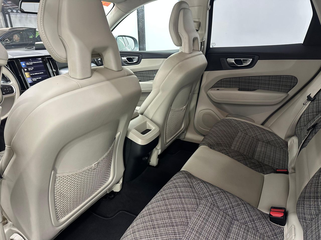 Volvo XC60 2.0 D4 AWD Momentum Auto - Foto 2 