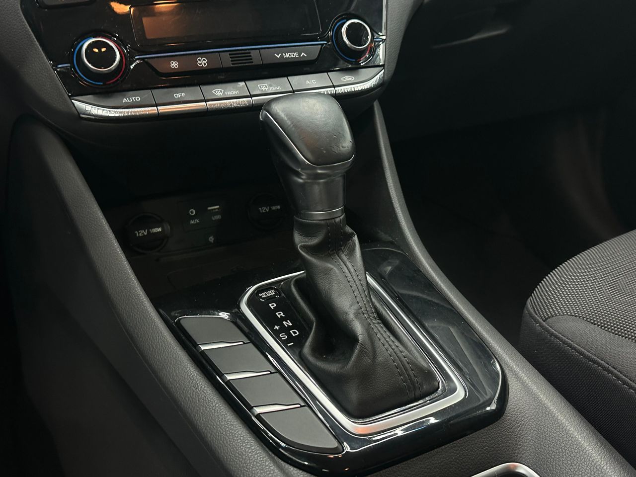 Hyundai IONIQ Híbrido 1.6 GDI 104 kW (141 CV) 6DCT Klass Nav Nacional +Único Propietario+Historial de mantenimiento - 134.000Km - Foto 2 