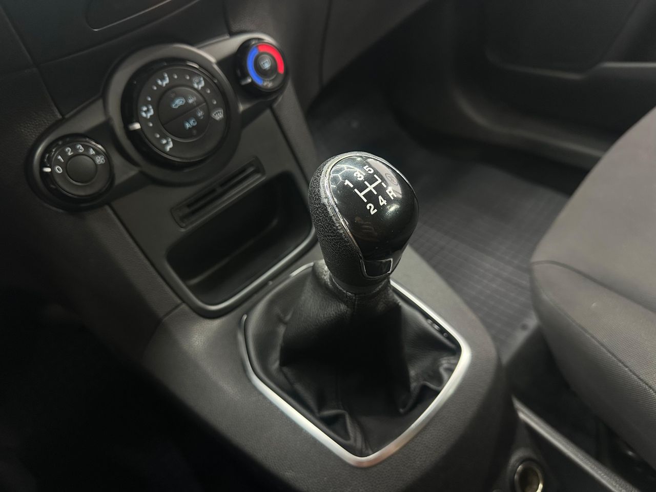 Ford Fiesta 1.25 Duratec 82cv Trend 5p Nacional - 158.000Km - Foto 2 