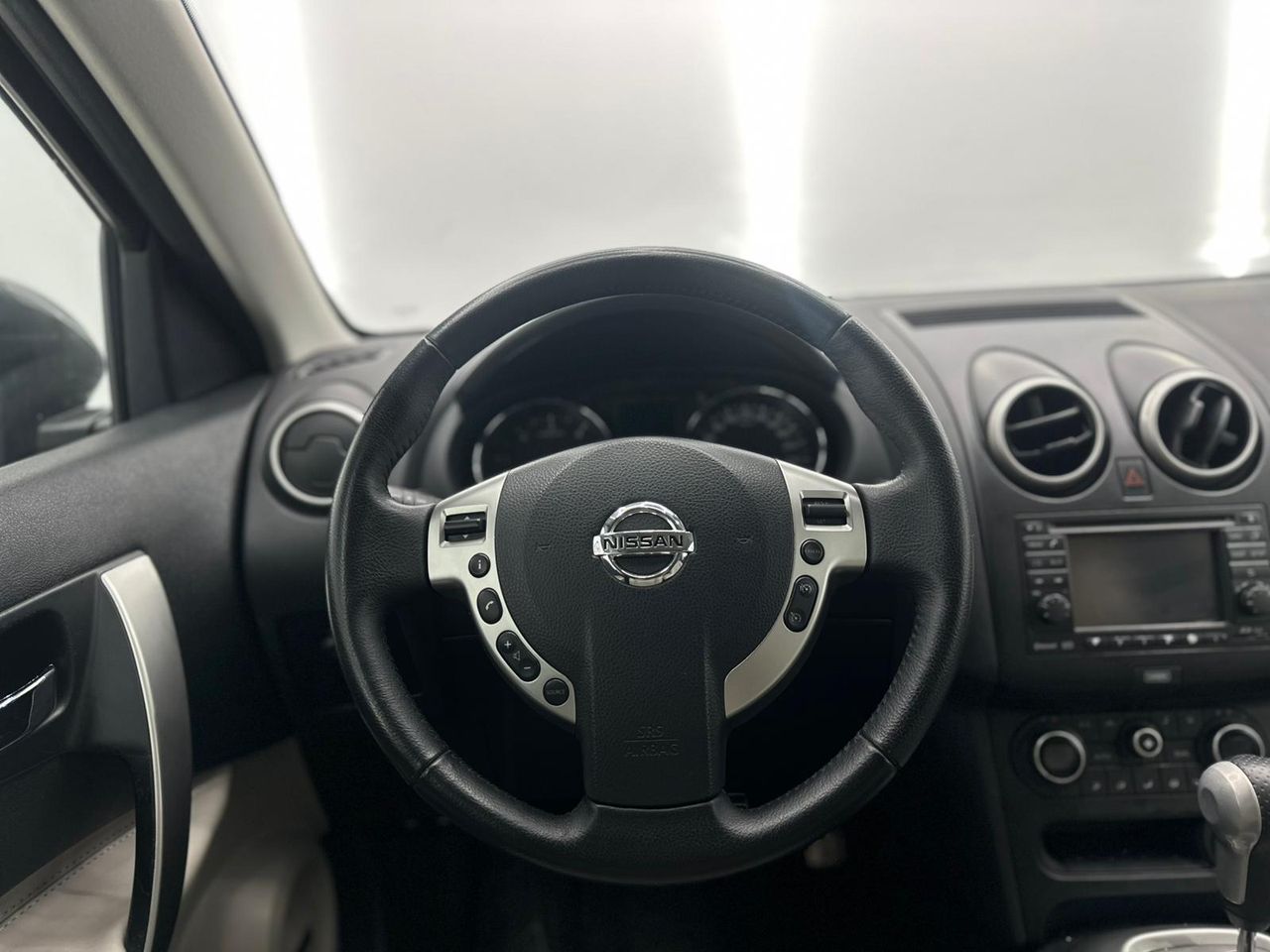 Nissan Qashqai 2.0 dCi TEKNA PREMIUM 4x4 A/T 17