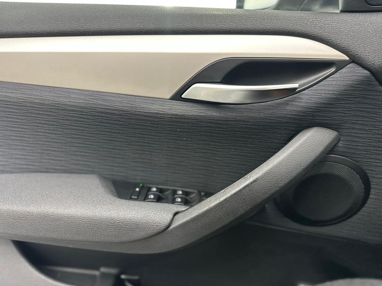 BMW X1 sDrive16d - Foto 2 