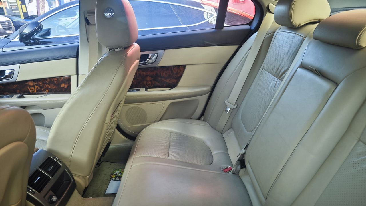 Jaguar XF 3.0 V6 Diésel Luxury - Foto 2 