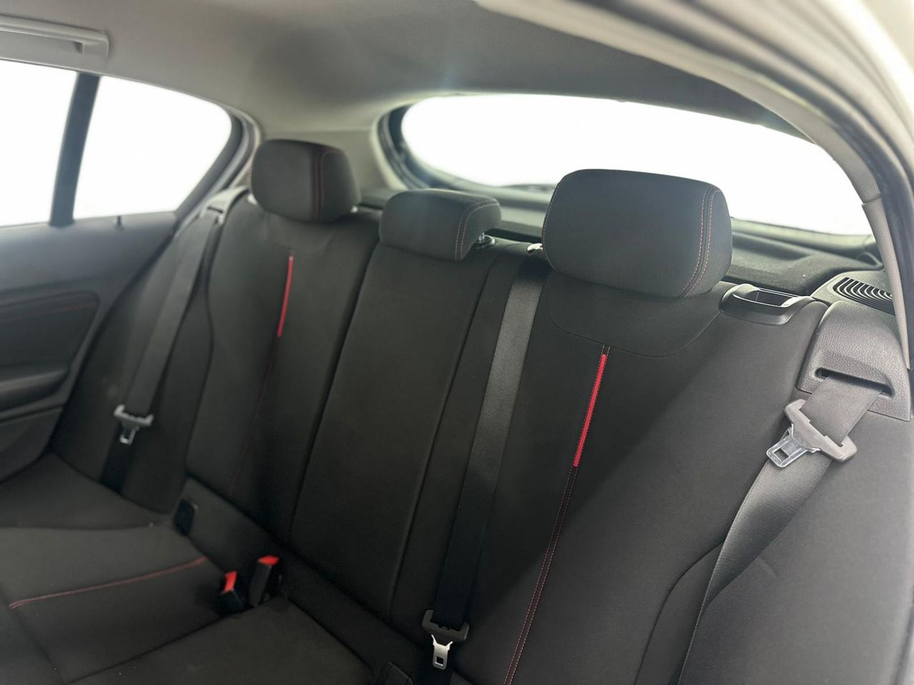 BMW Serie 1 118D Nacional  Sport 143Cv  - 163.000Km - Foto 2 