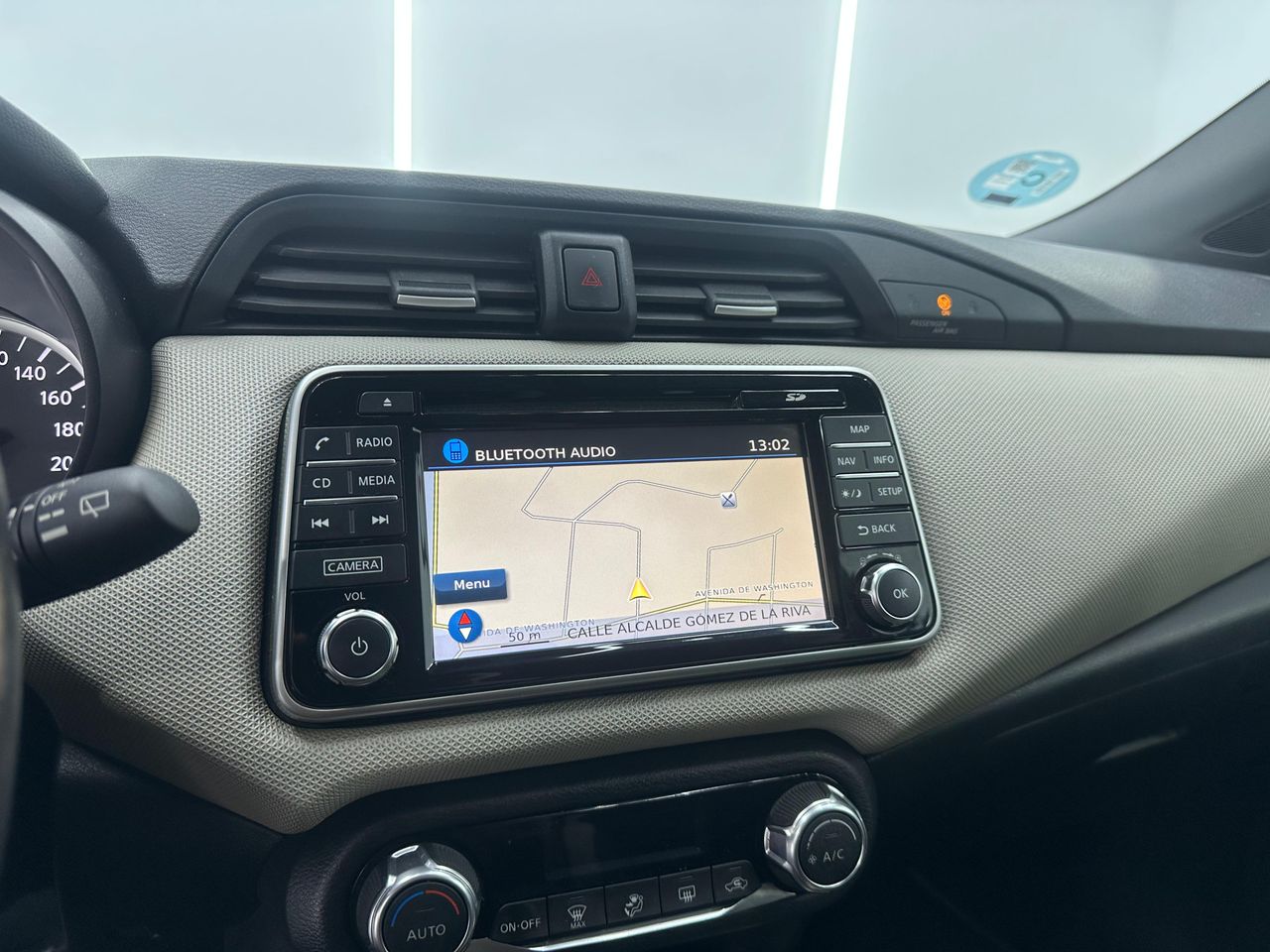 Nissan Micra 5p IG-T BOSE Limited Edition Nacional 90Cv - 95.000Km - Foto 2 