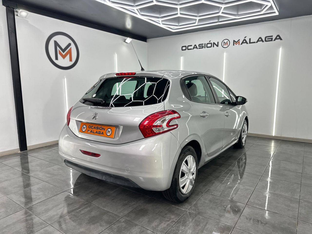 Peugeot 208 5P ACCESS 1.0 VTi 68Cv - 120.000Km - Foto 2 