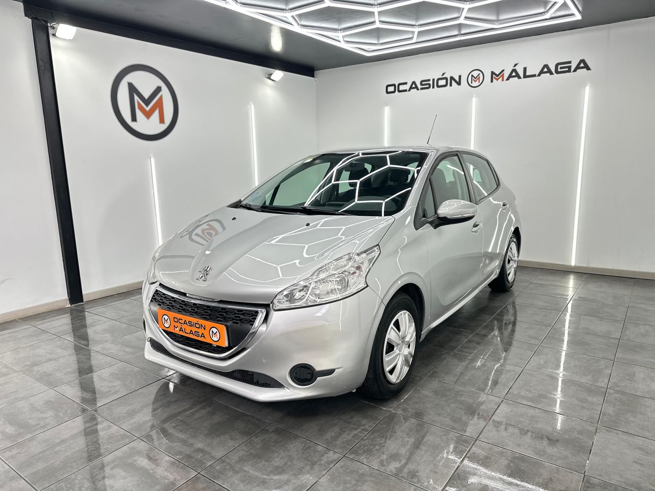Peugeot 208 5P ACCESS 1.0 VTi 68Cv - 120.000Km - Foto 2 