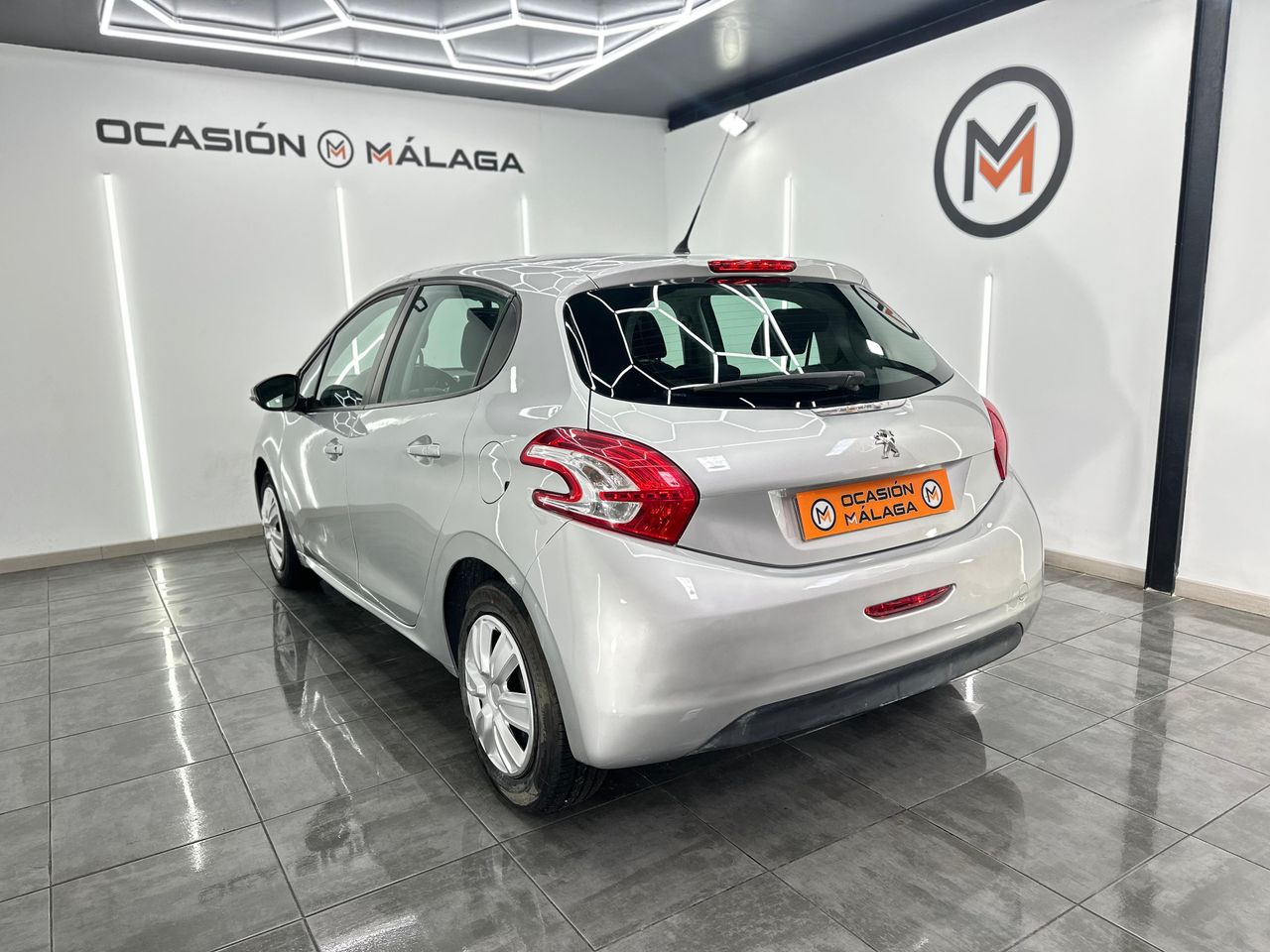 Peugeot 208 5P ACCESS 1.0 VTi 68Cv - 120.000Km - Foto 2 