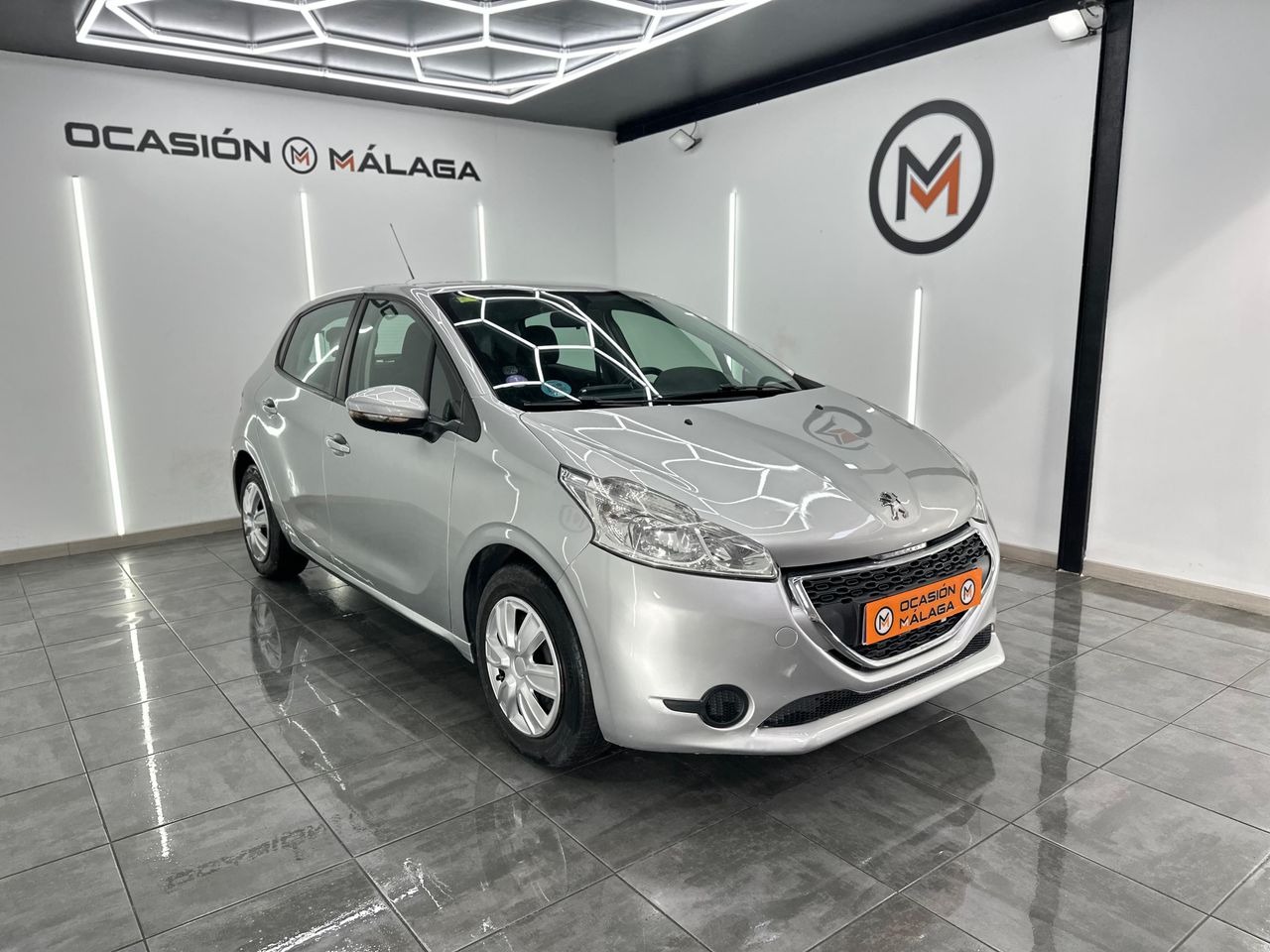 Peugeot 208 5P ACCESS 1.0 VTi 68Cv - 120.000Km - Foto 2 