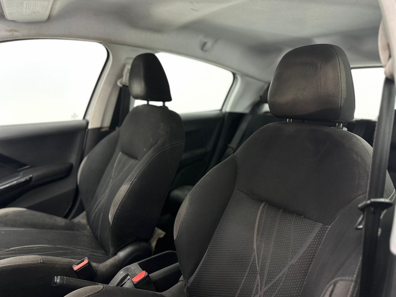 Peugeot 208 5P ACCESS 1.0 VTi 68Cv - 120.000Km - Foto 2 
