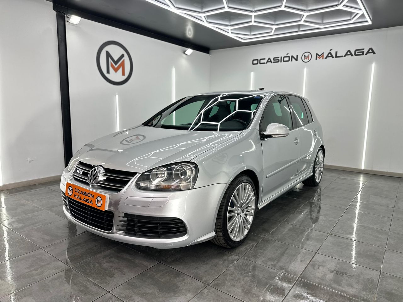 Volkswagen Golf 3.2 R32 4motion DSG 230.000Km - Foto 2 