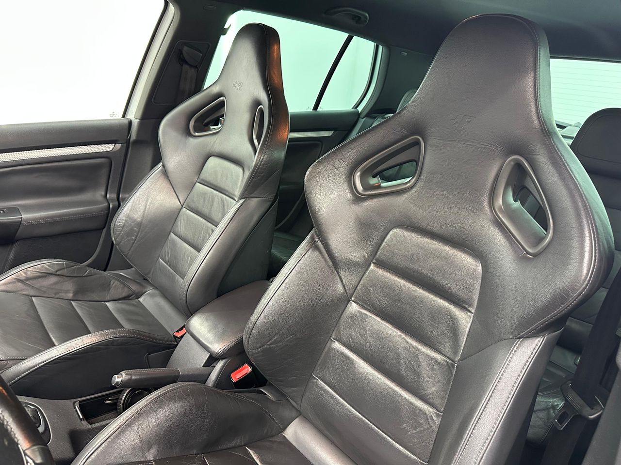 Volkswagen Golf 3.2 R32 4motion DSG 230.000Km - Foto 2 