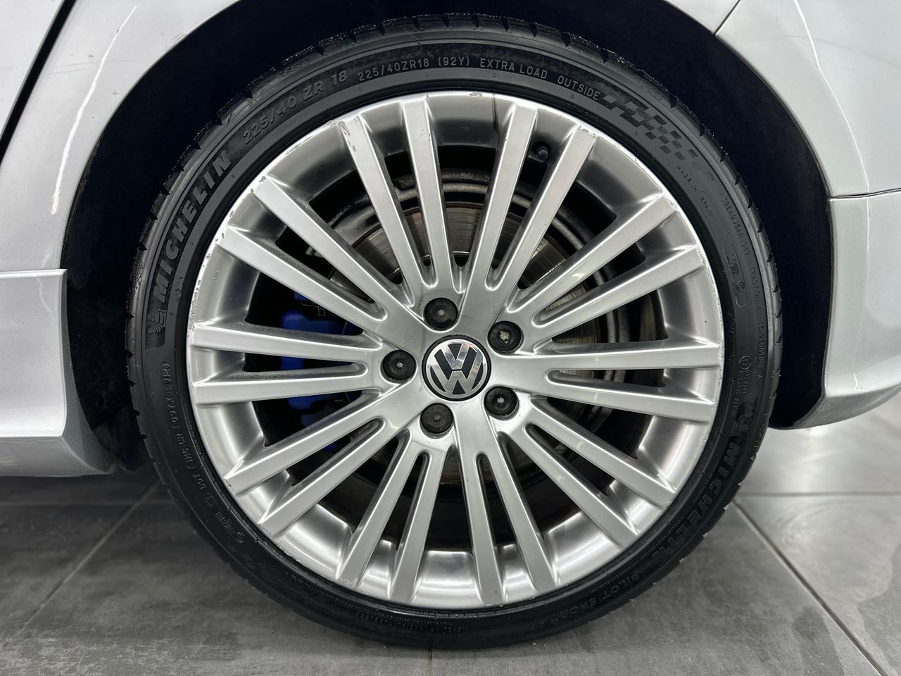 Volkswagen Golf 3.2 R32 4motion DSG 230.000Km - Foto 2 