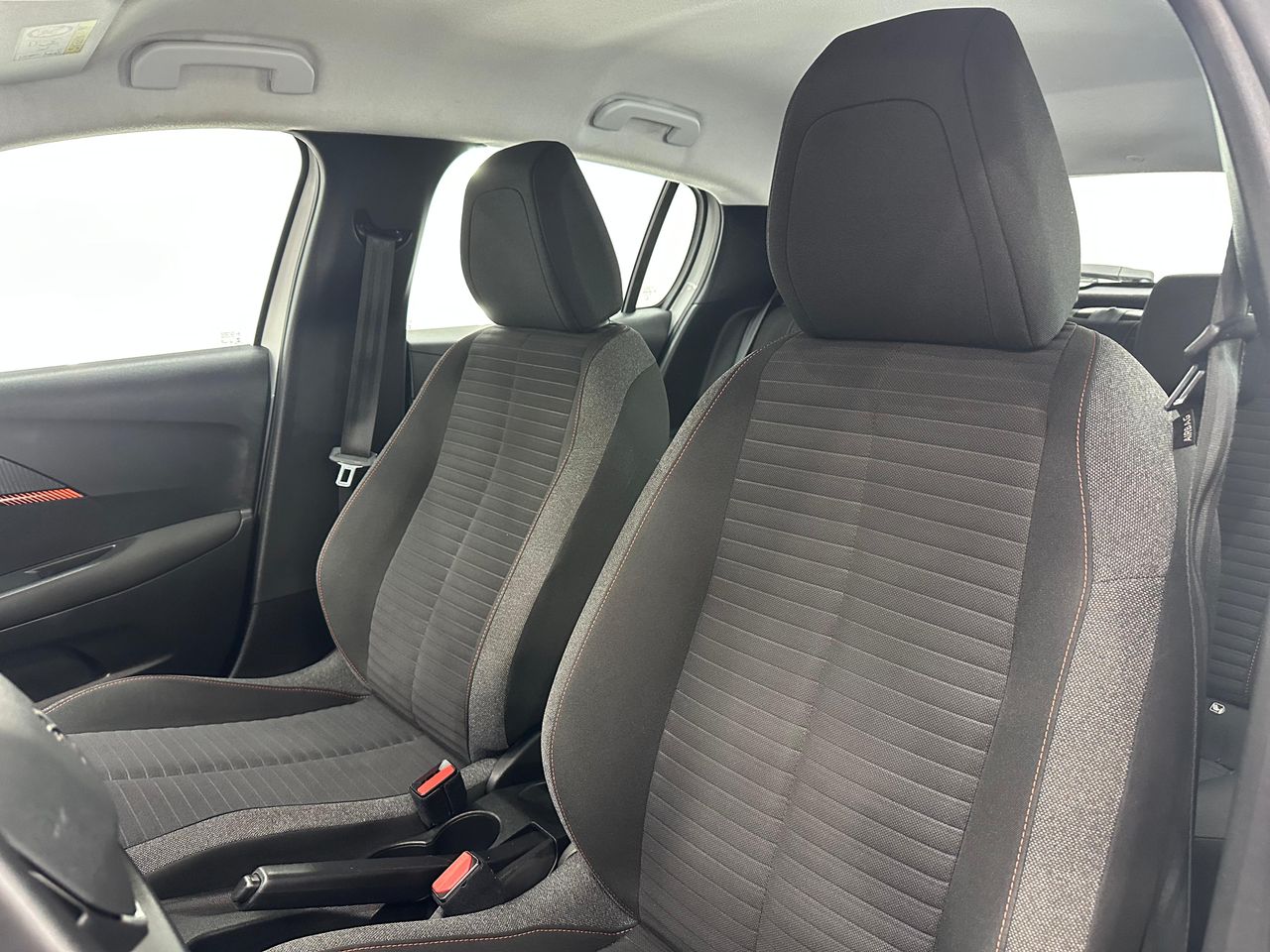 Peugeot 208 PureTech 55kW (75CV) Allure Nacional - Solo 35.000Km - Foto 2 