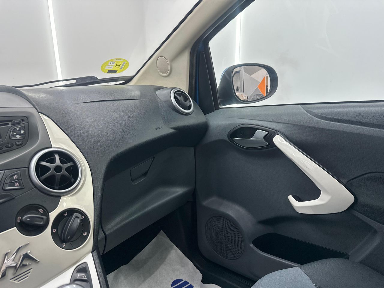 Ford Ka 1.3 TDCi Titanium - - Foto 2 