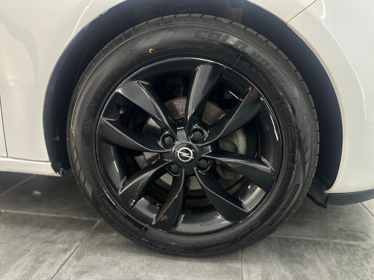 Opel Adam 1.4 XEL GLAM 87Cv Nacional 42.500Km - Unico propietario - Foto 2 