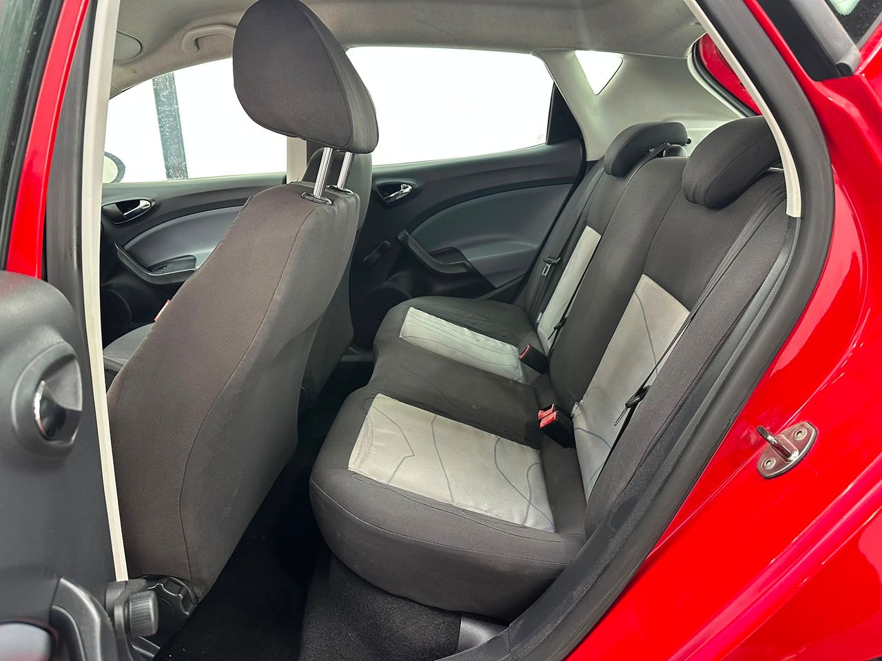 Seat Ibiza 1.2 12v 70cv Reference Nacional - 167.000Km - Foto 2 
