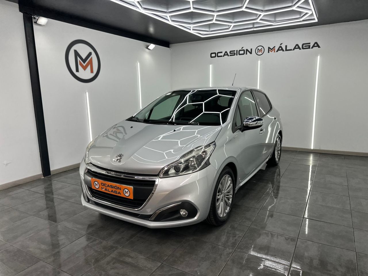 Peugeot 208 5P ACCESS 1.0 VTi 68Cv - 120.000Km - Foto 2 