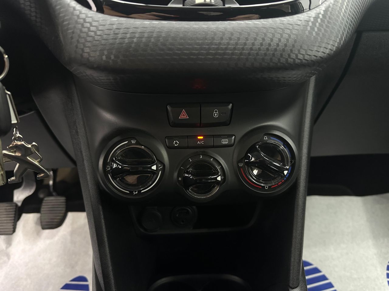 Peugeot 208 5P ACCESS 1.0 VTi 68Cv - 120.000Km - Foto 2 